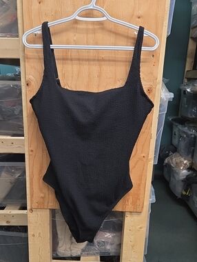 Bleu Rod Beattie Size 14 Black Textured Square Neck One Piece Swimsuit